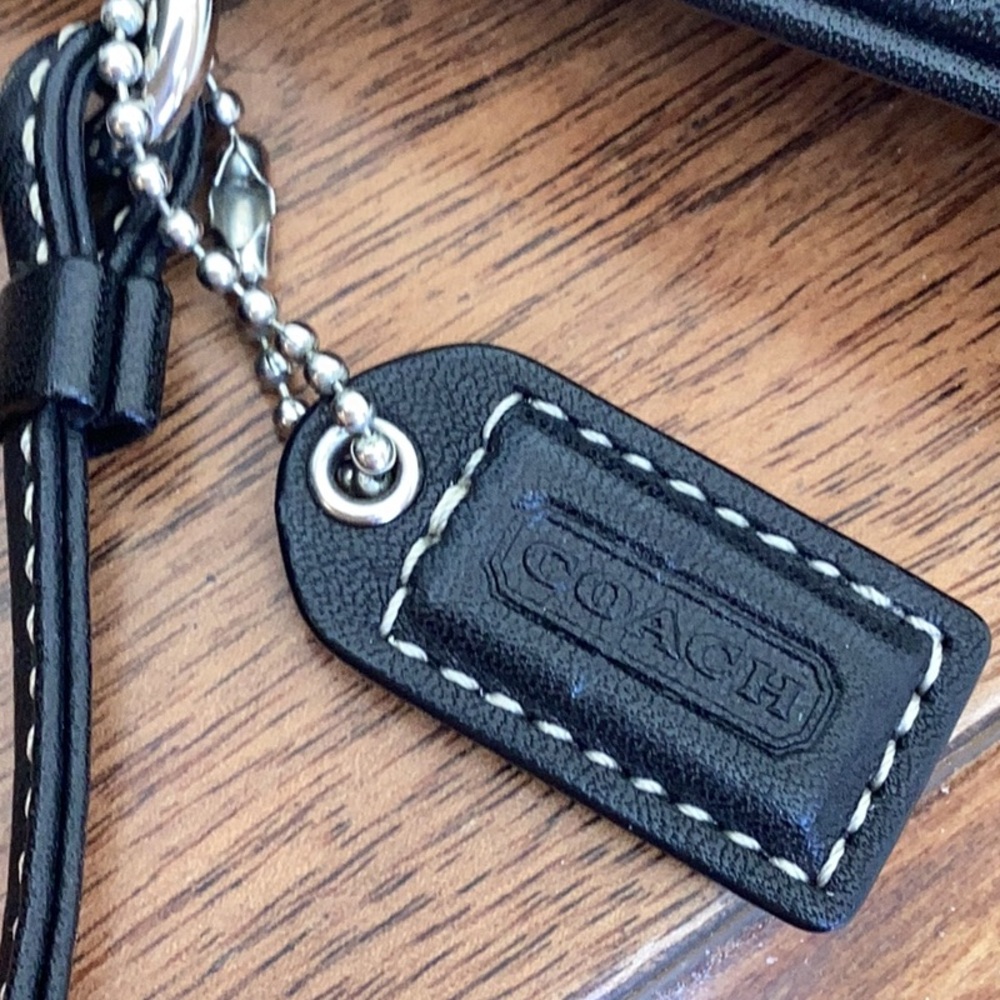 Coach vintage y2k black with silver hardware soho wristlet with lavender inside - Picture 13 of 16